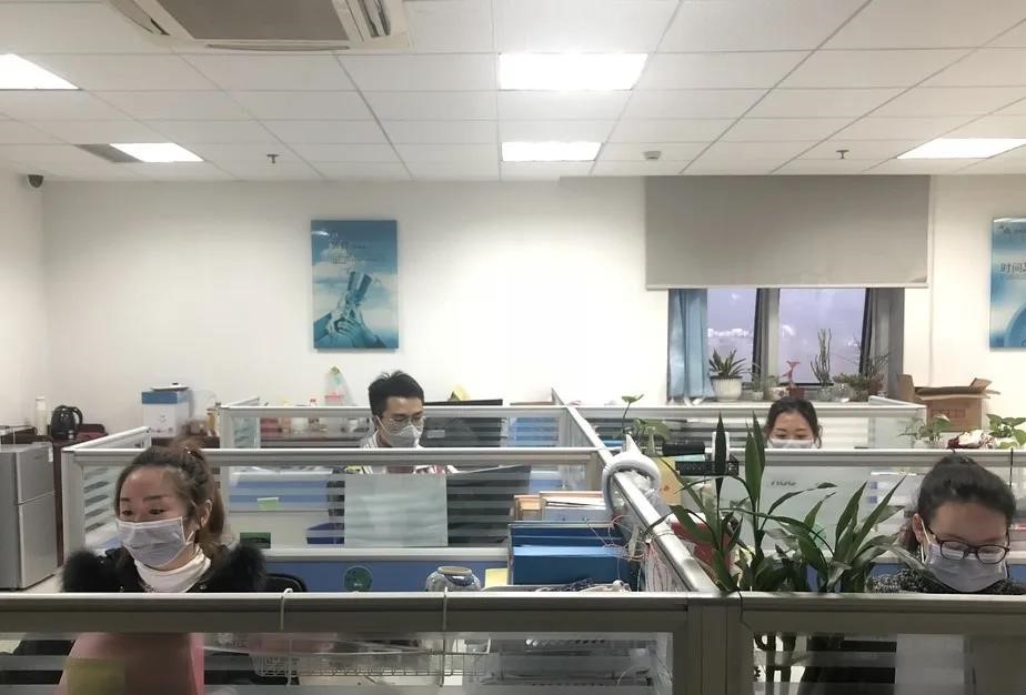 防疫不松懈,生產(chǎn)不耽誤 防疫不松懈,生產(chǎn)不耽誤